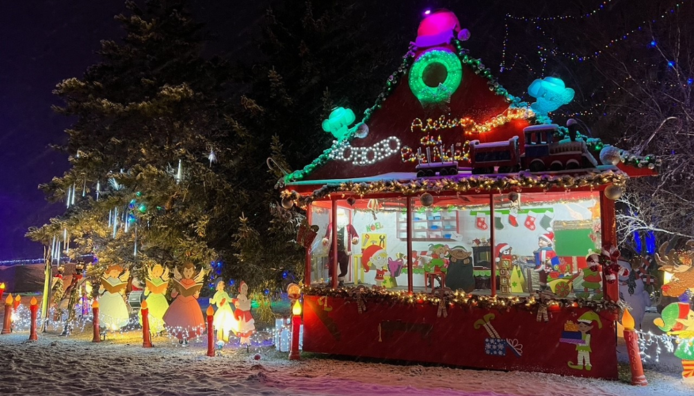 Décoration Noël 2020 : Une Québécoise crée un village géant et c'est  magique (PHOTOS) - Narcity