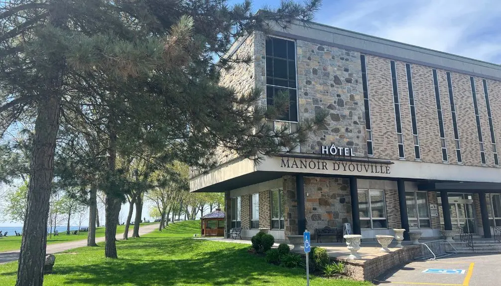 Manoir D'Youville Hotel