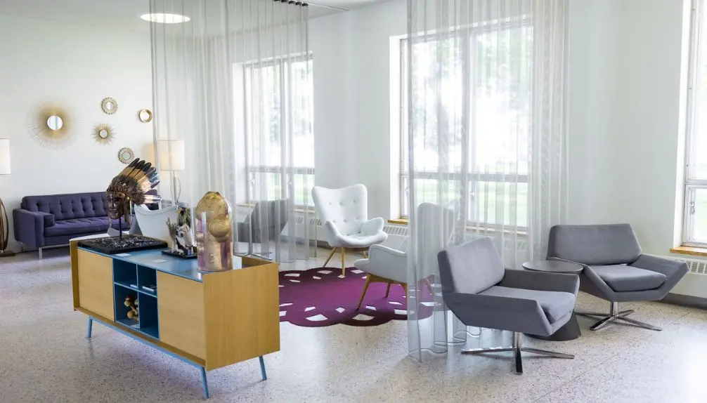 Manoir D'Youville Hotel