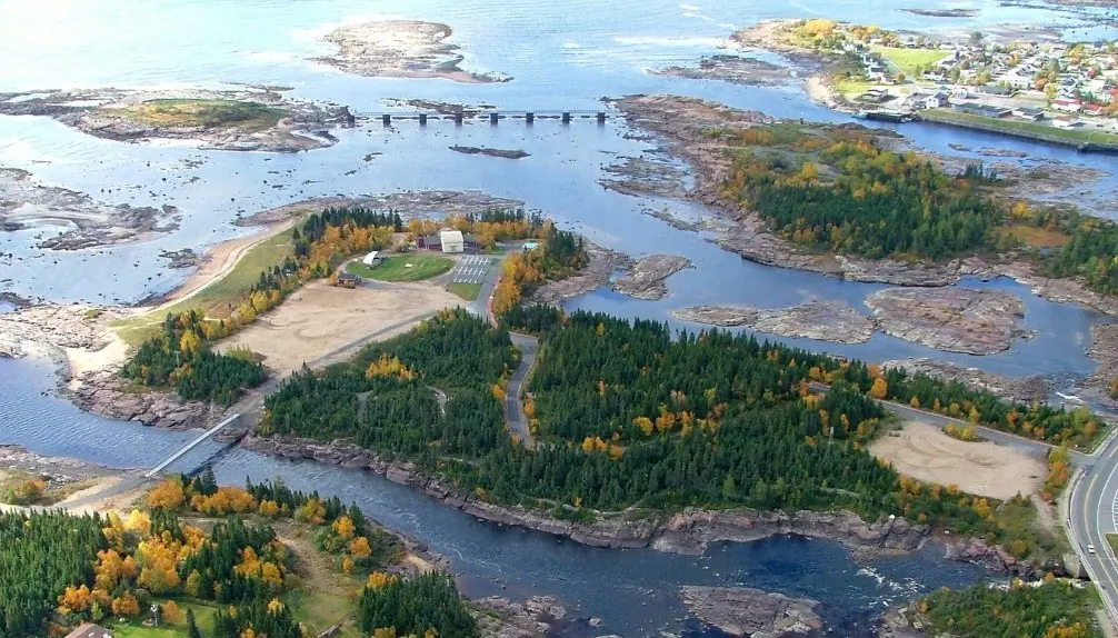Port-Cartier: A Destination Between River, Forest and Adventure