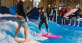 Oasis Surf Brossard - indoor surfing Quartier DIX30
