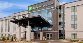 Stay at the Holiday Inn Express & Suites Saint-Hyacinthe